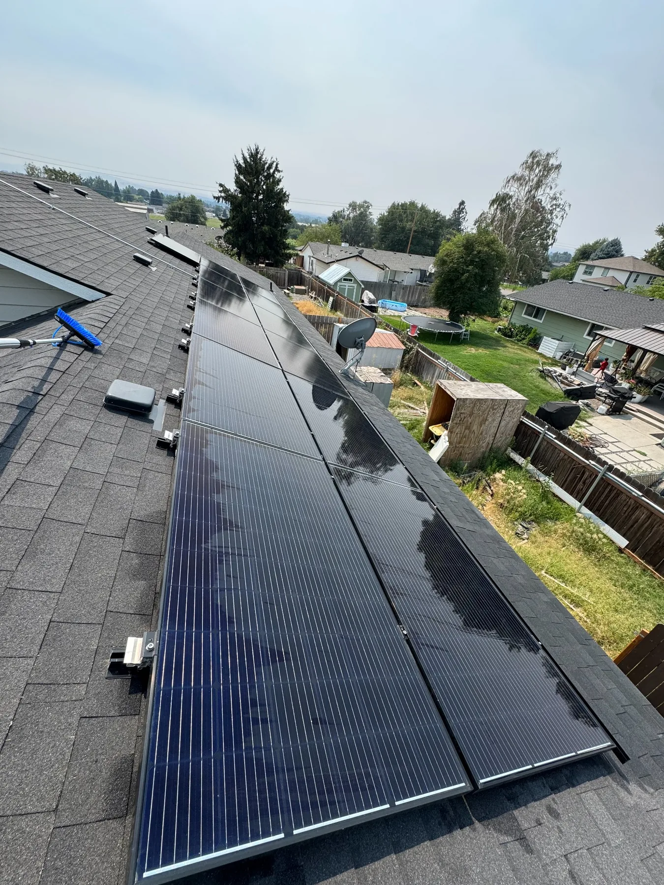 Clean residential solar panels in the Tri-Cities Washington